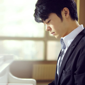 日本巨乳人妖射精视频
